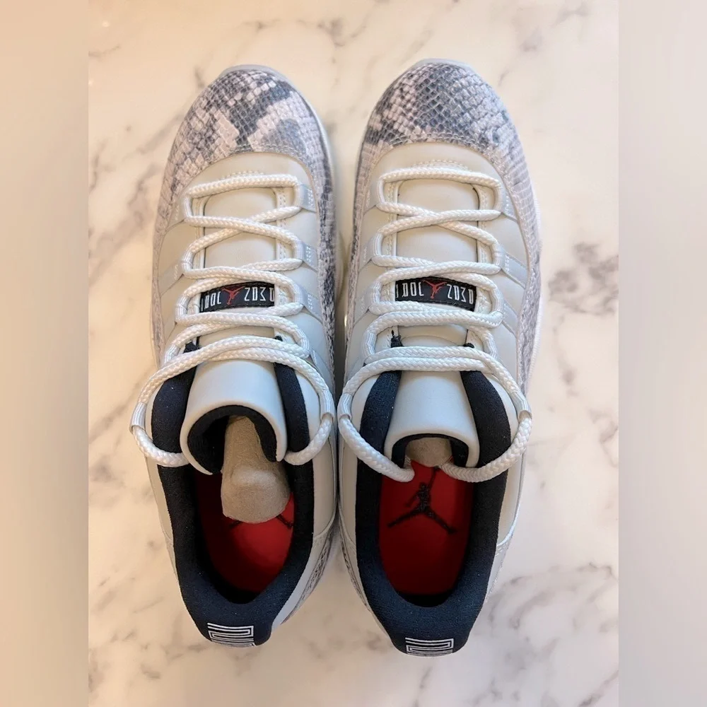 NEW Air Jordan 11 Low, Light Bone Snakeskin, M 7.5 / W 9